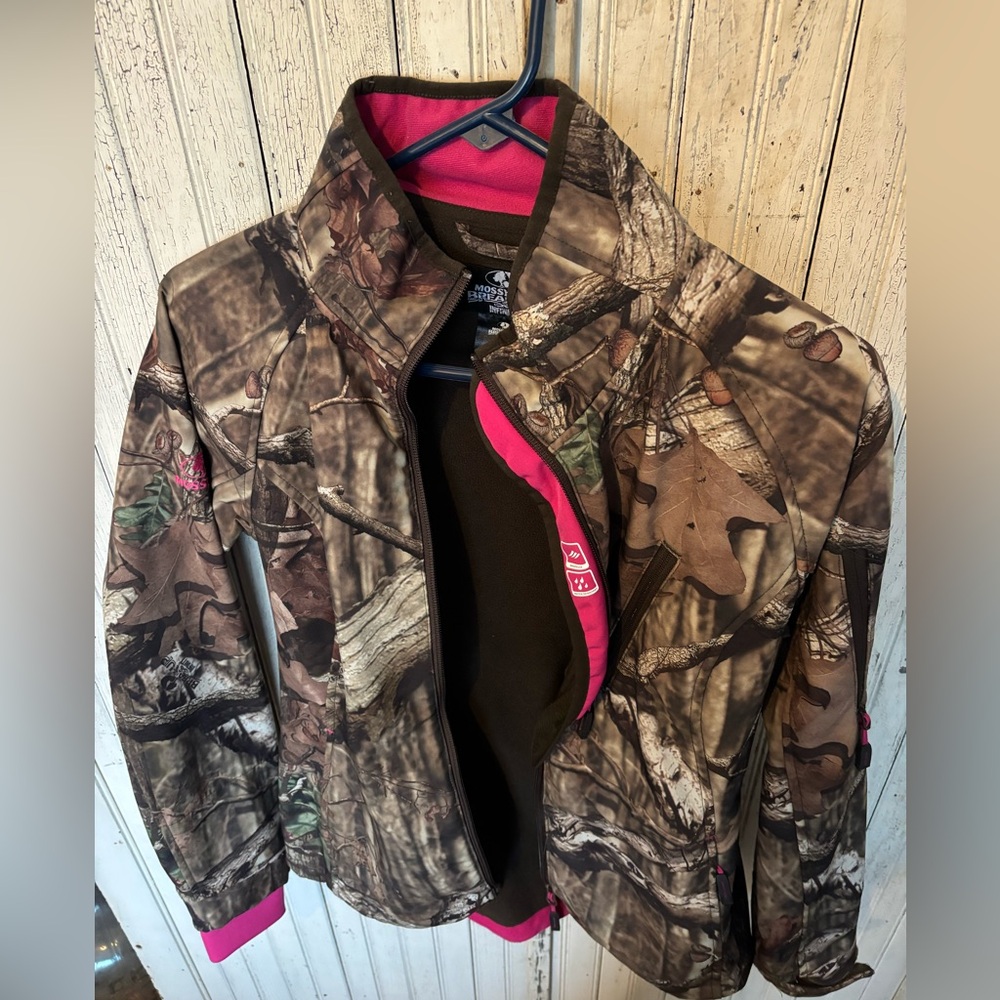 Women's Mossy Oak Camo Jacket, Size Small?